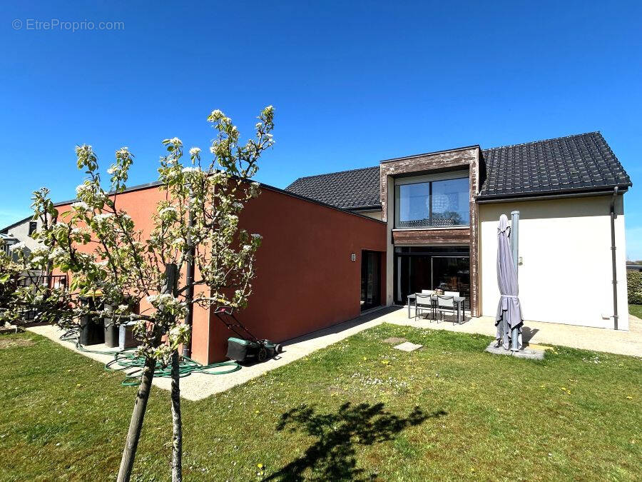 Maison à SAINT-AMAND-LES-EAUX