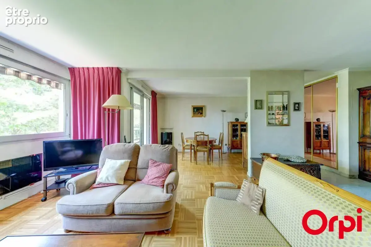 CALUIRE BOURG - T5 de 106,90 m² traversant dans résidence de standing - photo 2