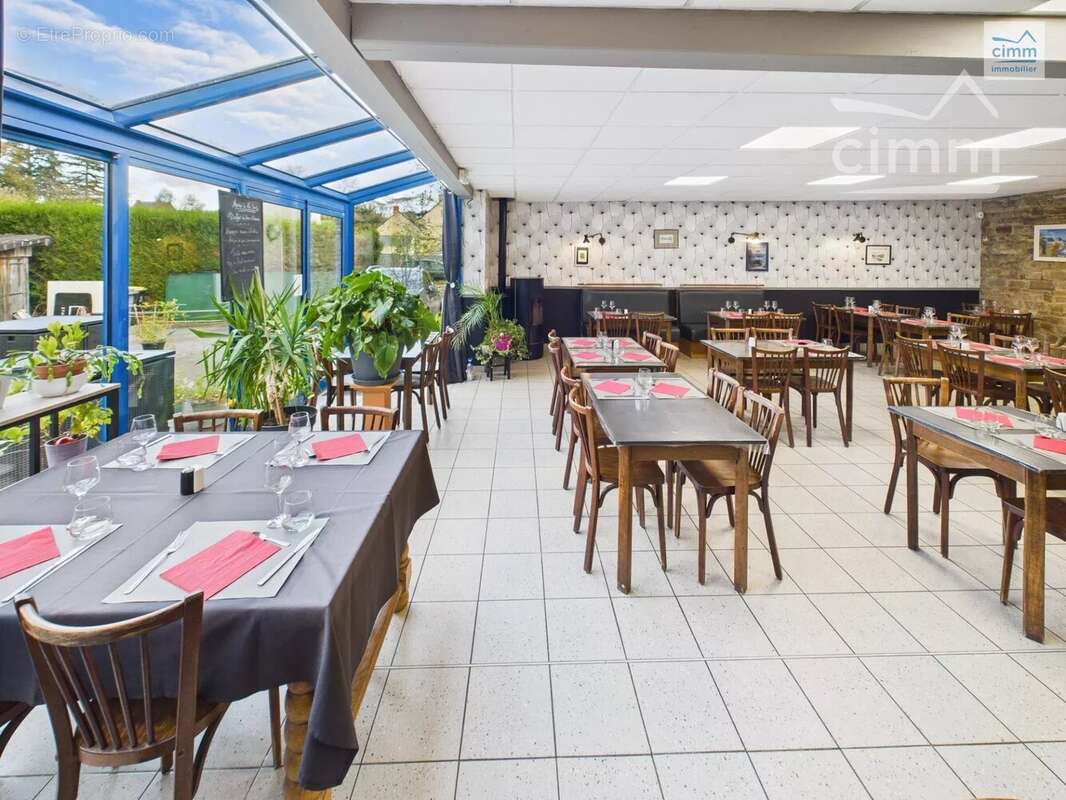 Commerce à BOURG-DES-COMPTES