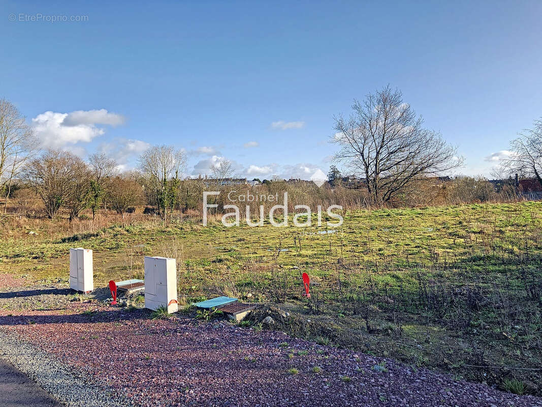 Terrain à COUTANCES