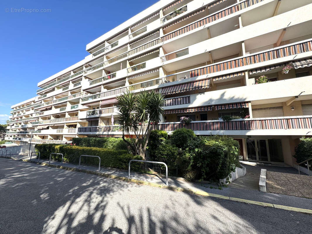 Appartement à VALLAURIS