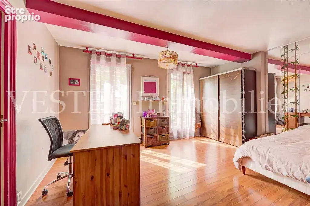 À deux pas de Paris, maison généreuse pensée pour bien vivre... - photo 8