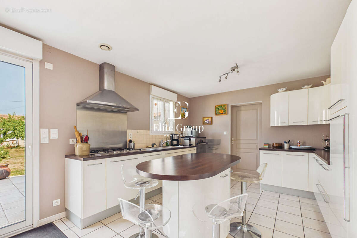 Maison à CHATEAUNEUF-SUR-CHARENTE