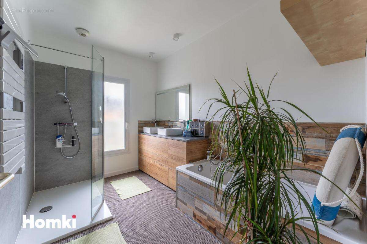 Maison à VILLENAVE-D'ORNON