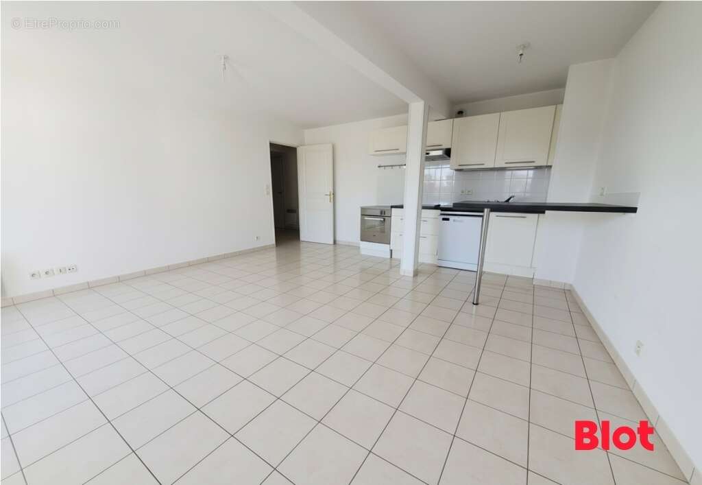 Appartement à SENE