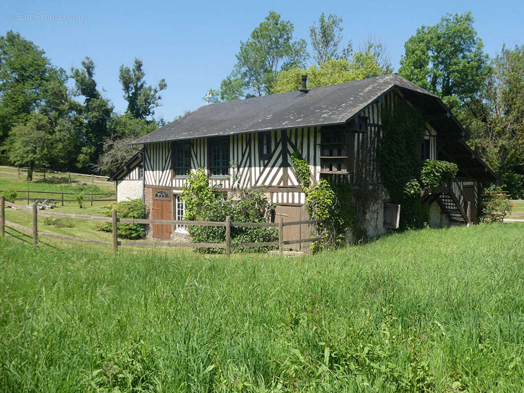 Maison Pont L Eveque, ancien pressoir, 114 m² suivant dpe, 3ch, env.100 m² à rénover, 3900 m² - photo 12