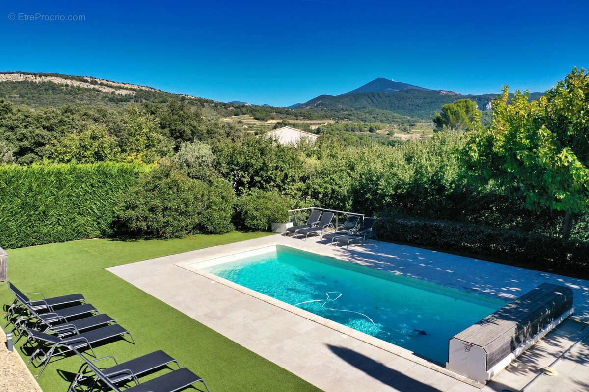 Maison à LE BARROUX