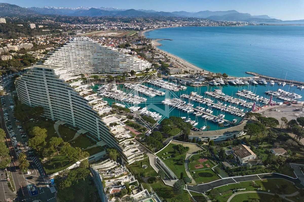 Appartement à VILLENEUVE-LOUBET