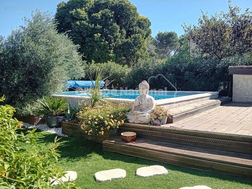 Maison à SAINT-ETIENNE-DU-GRES