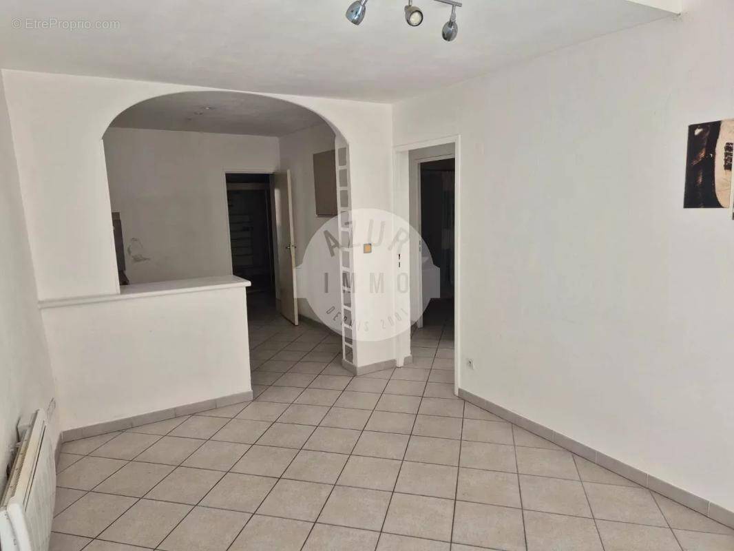 Appartement à ROQUEVAIRE