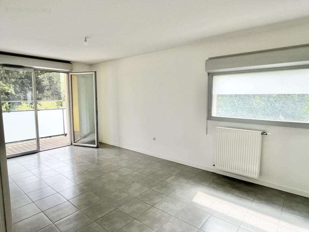 RANGUEIL - T3 avec terrasse et parking - photo 2