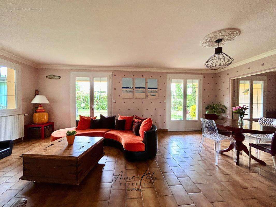 Maison à SAINT-GEORGES-DE-POINTINDOUX