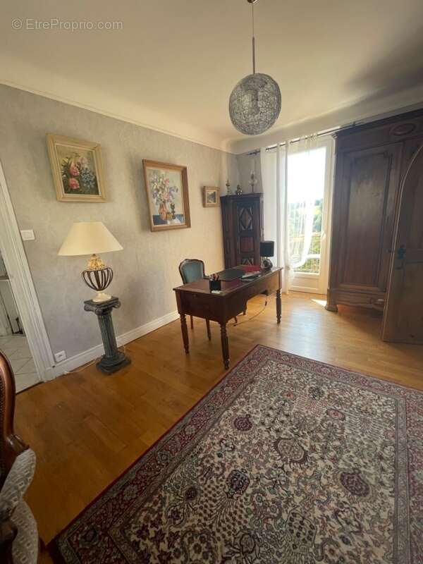 Maison à LA CELLE-DUNOISE