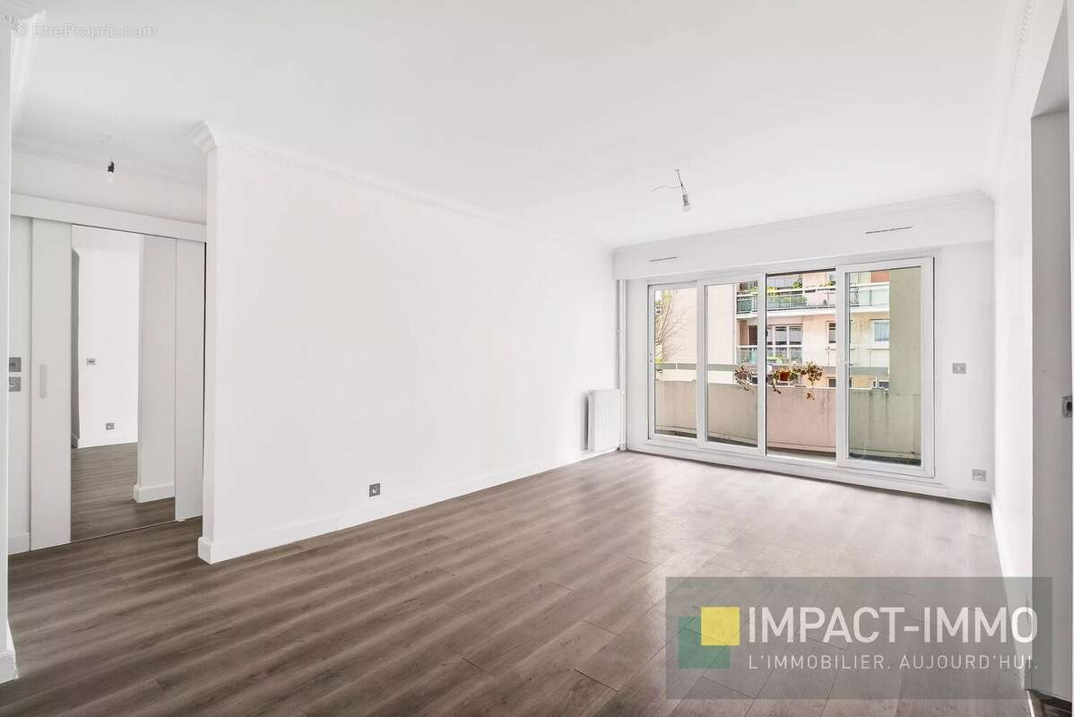 Appartement à PARIS-18E