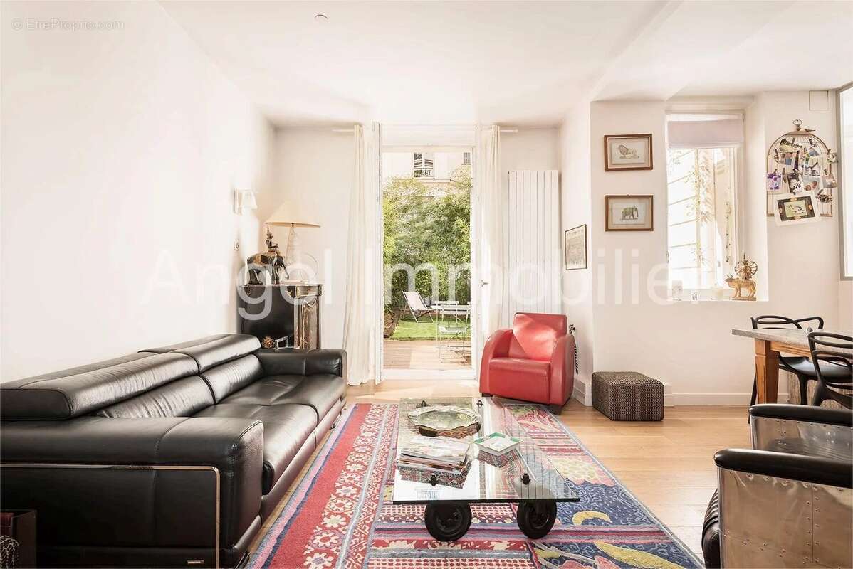 Appartement à PARIS-16E