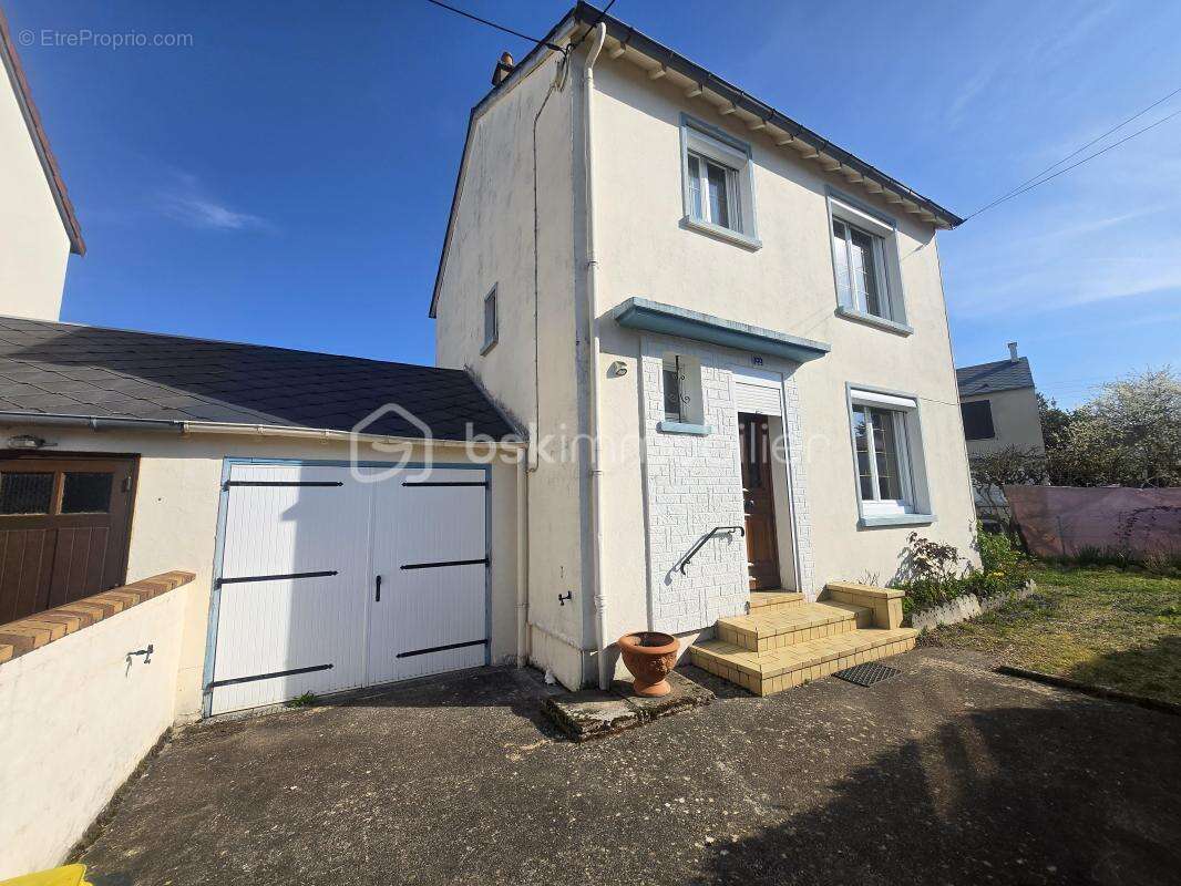 Maison à VARENNES-VAUZELLES