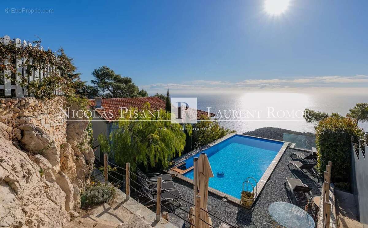 Maison à EZE