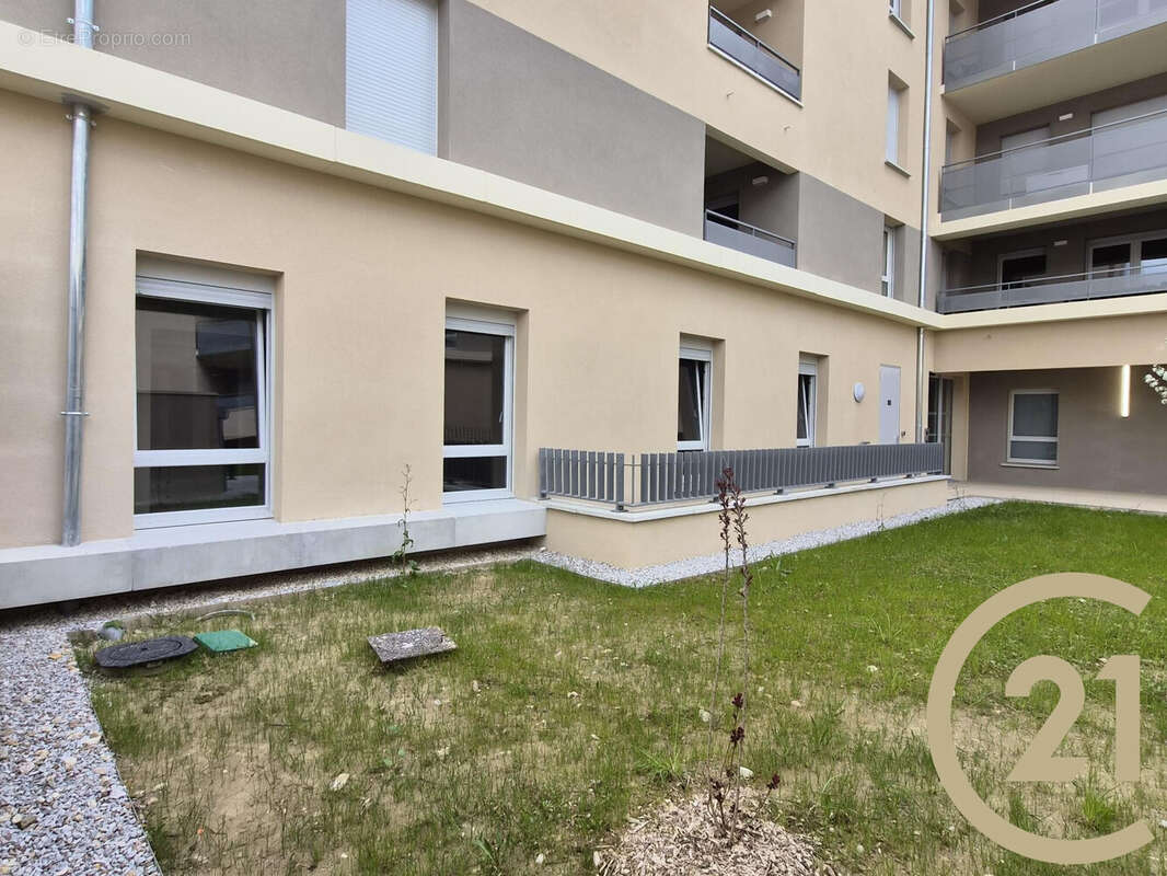 Commerce à SAINT-JUERY