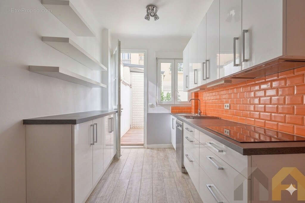 Appartement à NEUILLY-SUR-SEINE