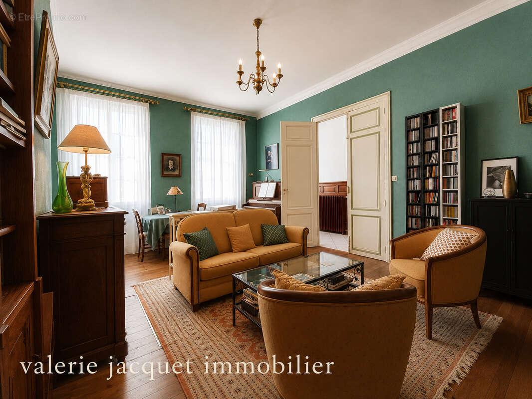 Maison bourgeoise de caractère avec jardin et cave voûtée   Centre de Coutras - photo 7