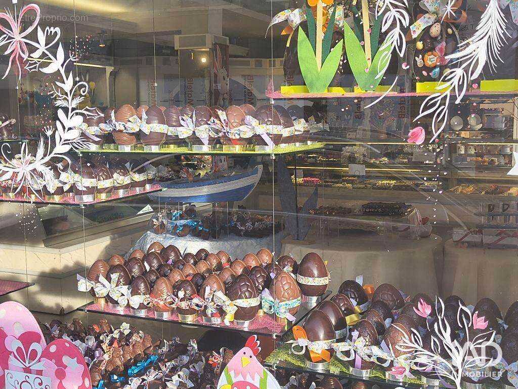 Photo 2 - Commerce à SORGUES