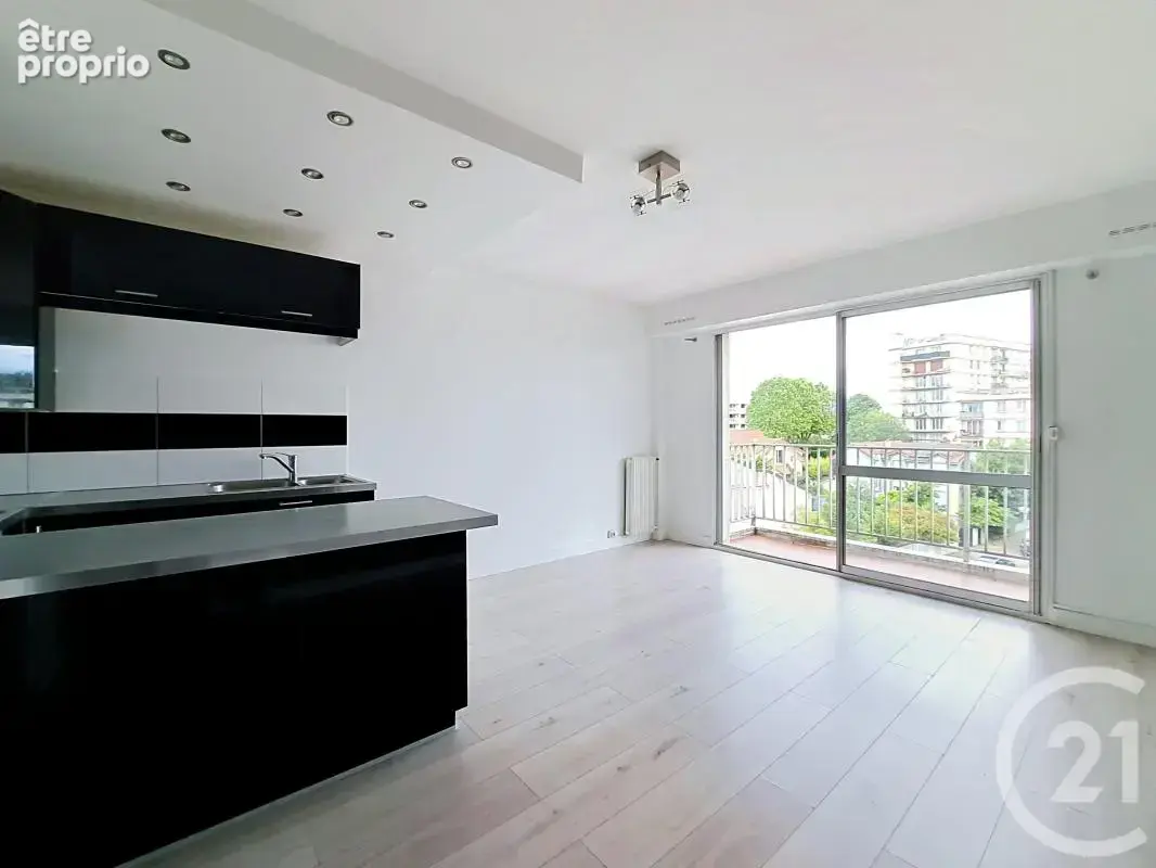 Photo Appartement à Creteil au prix de 200 000€