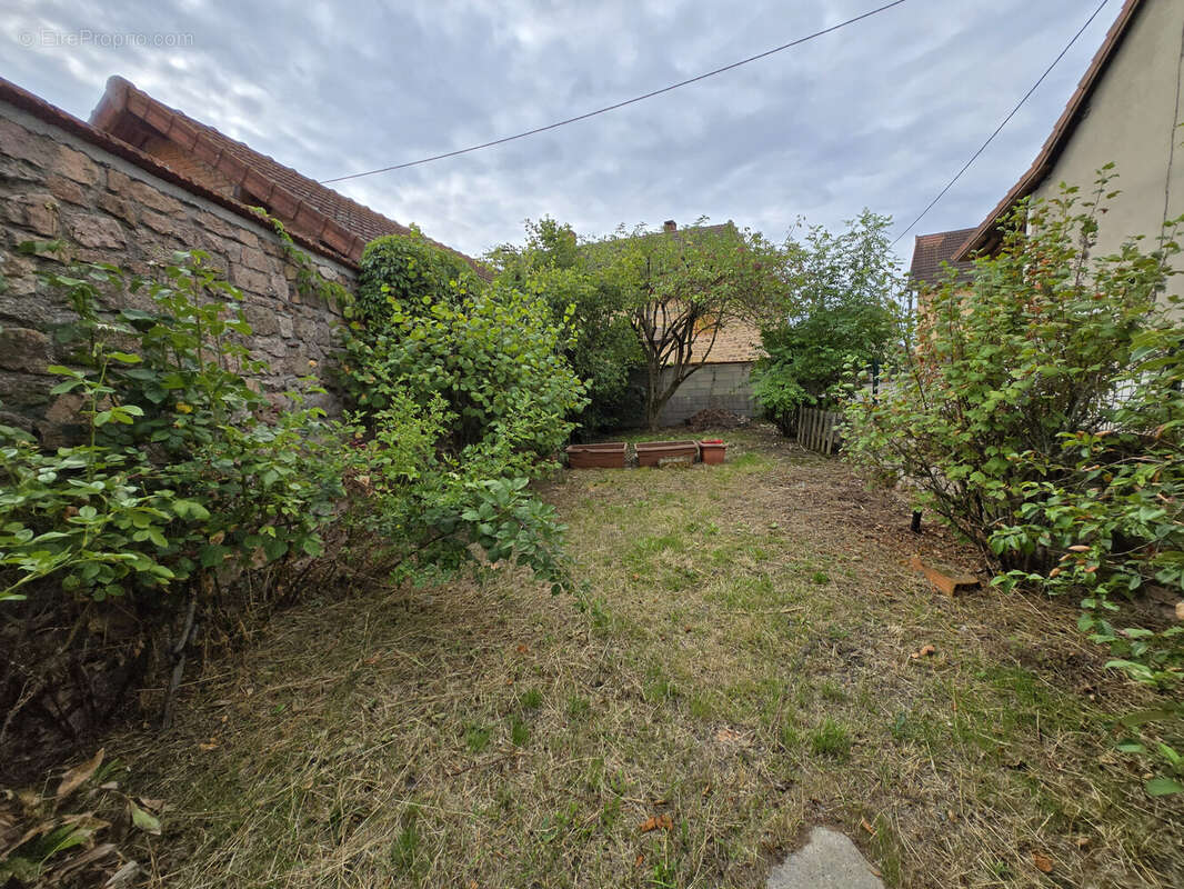 Maison 173 m² à Montmelard  - photo 2