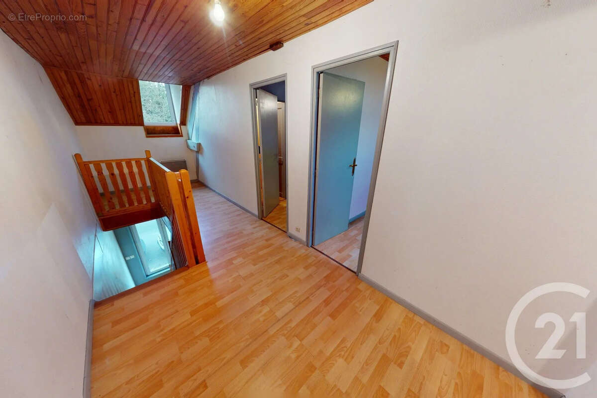 Maison à ETREILLERS