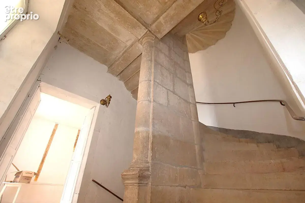 Immeuble renaissance de caractère à fort potentiel - photo 3