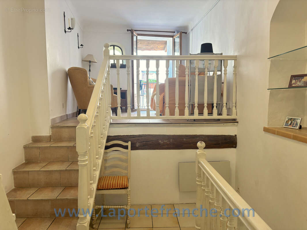 Haut de cagnes maison de village 3-4 pièces avec balcon - photo 10
