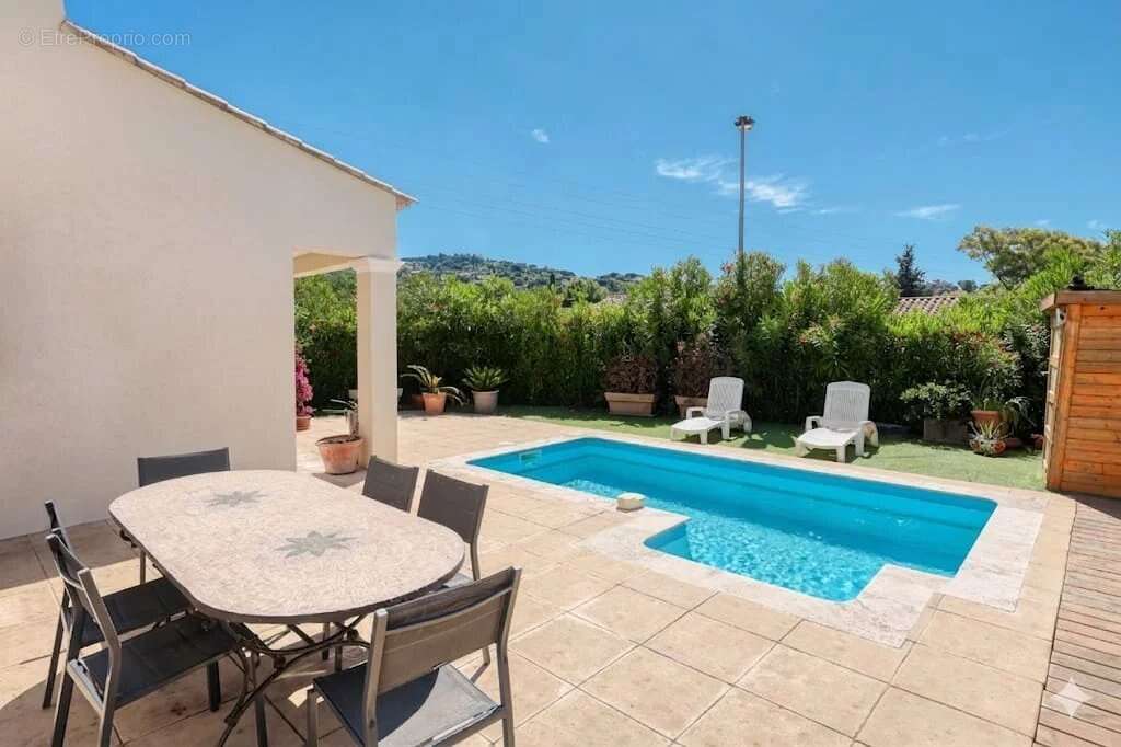 Maison à BORMES-LES-MIMOSAS