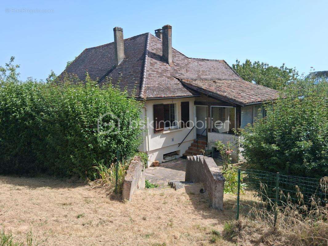 A SAISIR Maison familiale de 150 m² avec dépendances – Terrain arboré de 2 733 m² – Tombebœuf - photo 3