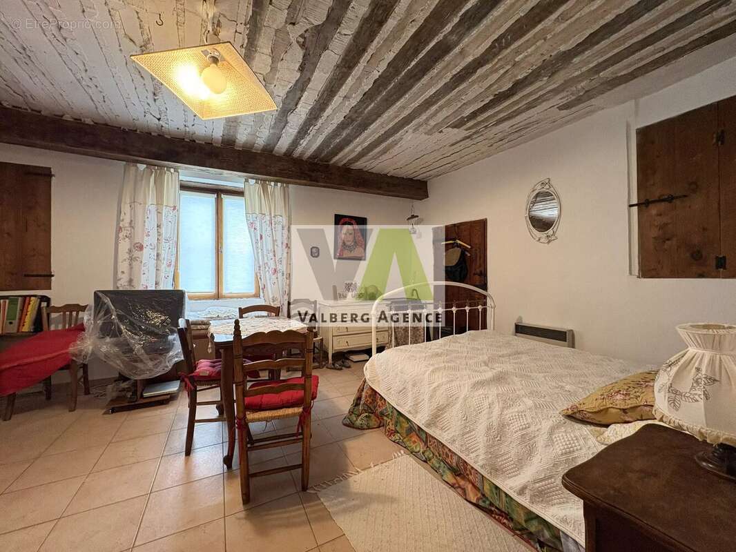 Appartement à PEONE