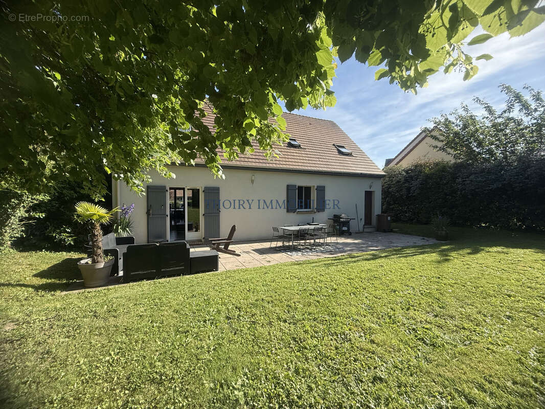 Maison à THOIRY