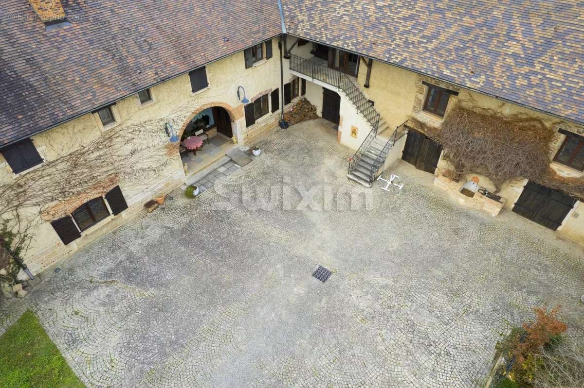 Maison à VILLEFRANCHE-SUR-SAONE