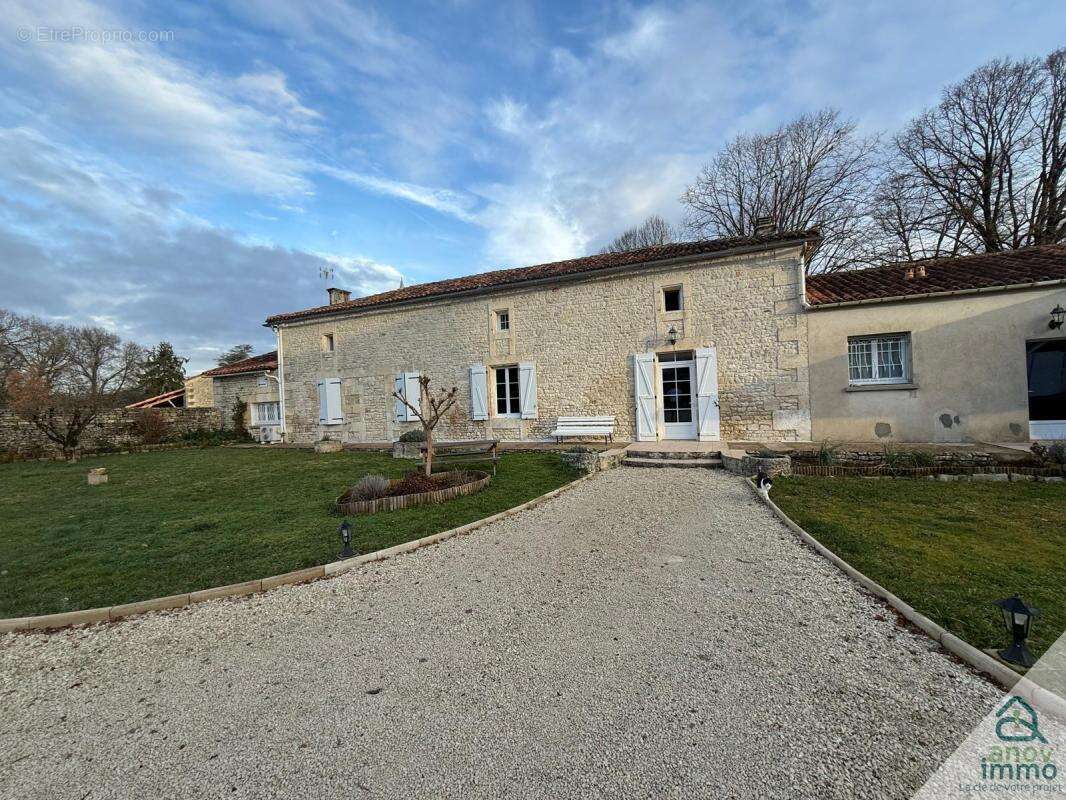 Maison à LA ROCHETTE