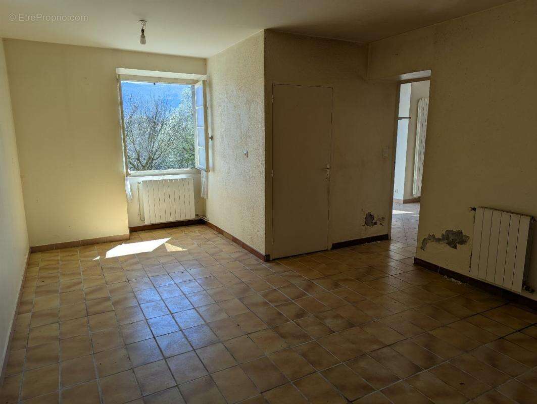 Maison à SERRES-SUR-ARGET