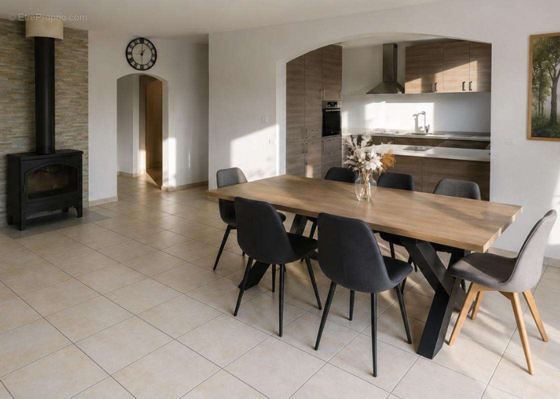 Maison 110 m² à Cozes  - photo 3