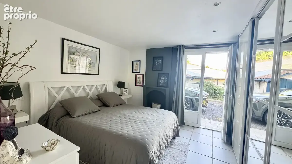 Propriété avec 3 logements, 7 hectares agricoles, piscine et dépendances à Saint-Martin-de-Seignanx  223 m²  À 15 min de Bayon - photo 8