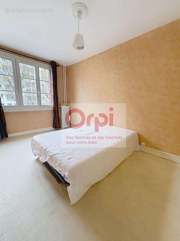 Appartement à ISSY-LES-MOULINEAUX
