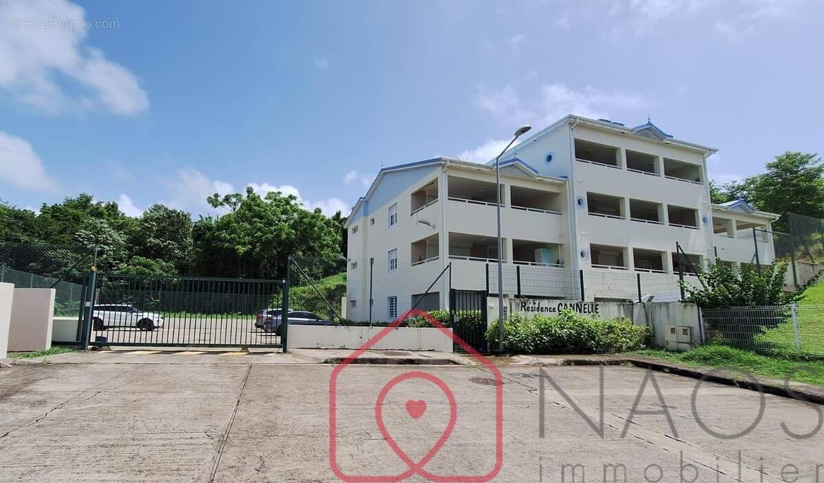 Appartement à LE ROBERT