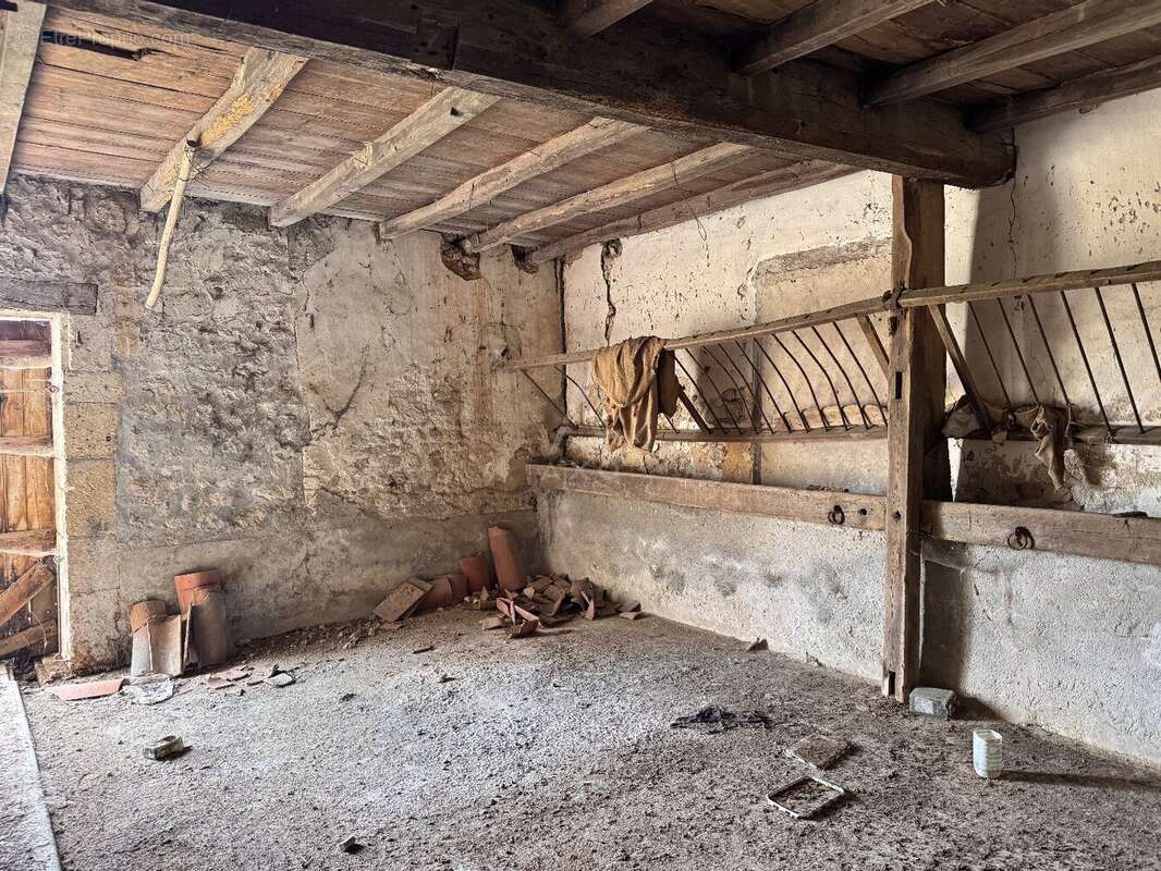 Au coeur de la campagne charentaise, un havre de paix à réinventer - photo 7
