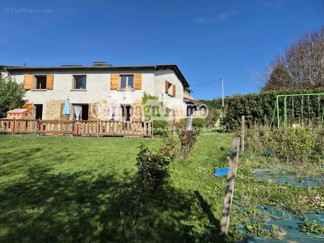 Maison à HAUTE-RIVOIRE