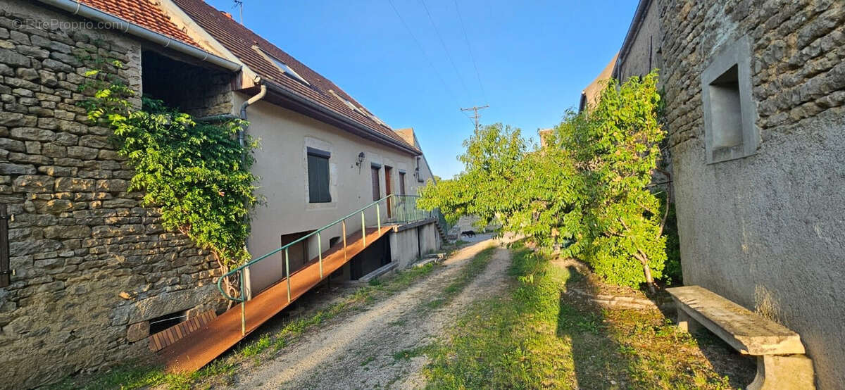 Maison à SEMUR-EN-AUXOIS