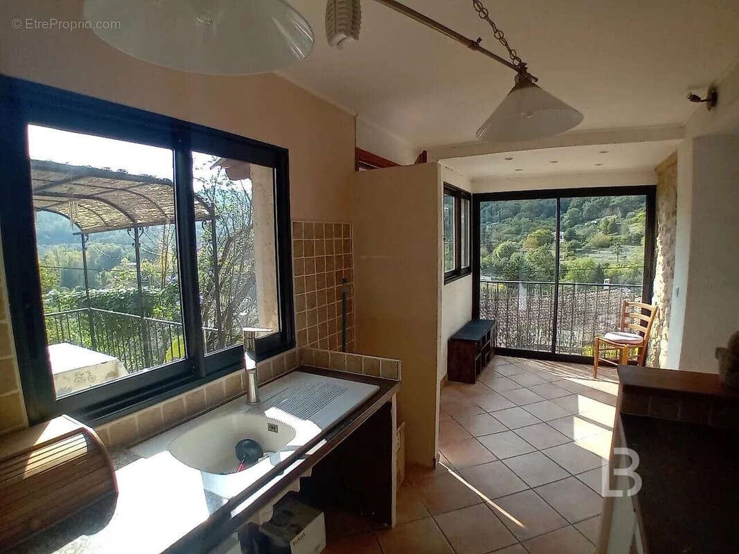 Maison à TOURRETTES-SUR-LOUP