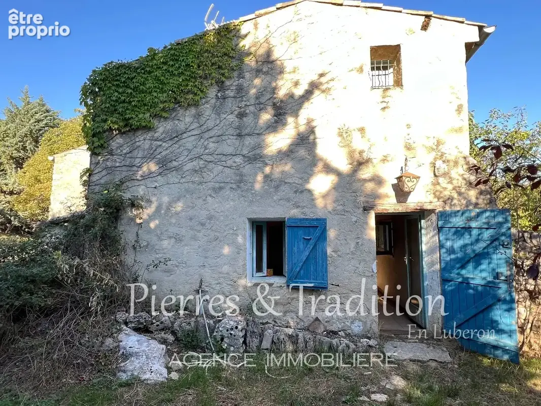 Reillanne, ancienne ferme à rénover avec dépendances sur 17HA - photo 4