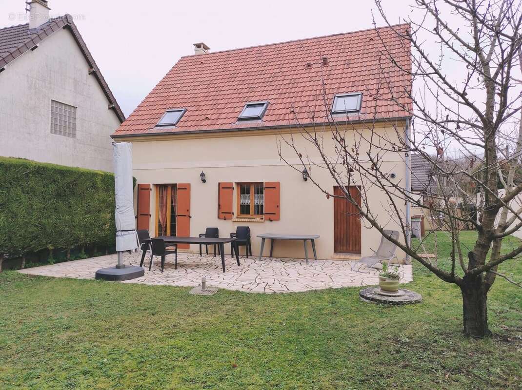 Maison à VIGNEUX-SUR-SEINE