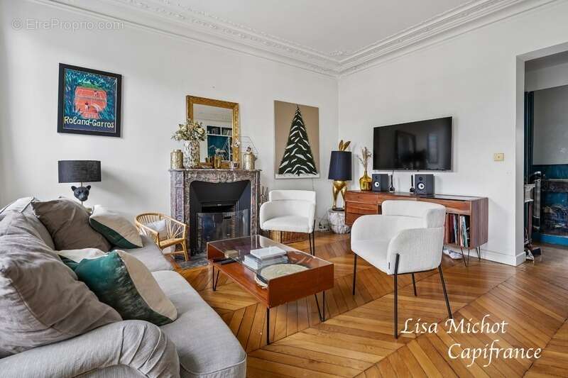 Appartement à NEUILLY-SUR-SEINE