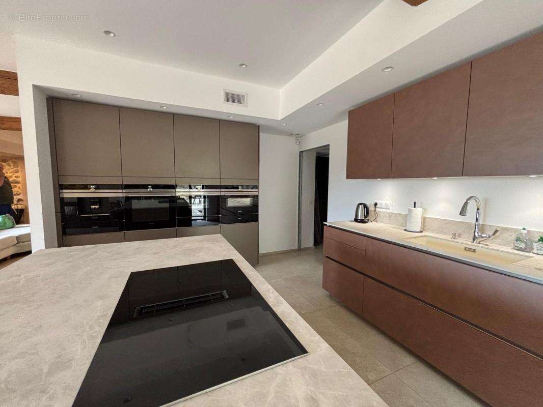 Terrain à TOURRETTES