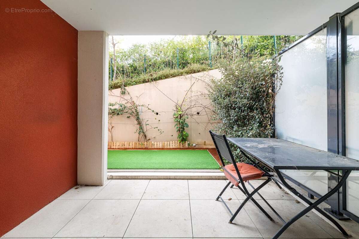 Appartement à SAINT-LAURENT-DU-VAR